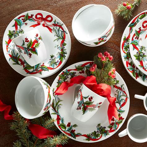 holiday tableware sets